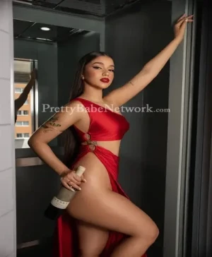 Hey I'm Shakira Your Perfect Travel Companion & Sex Partner on Bed