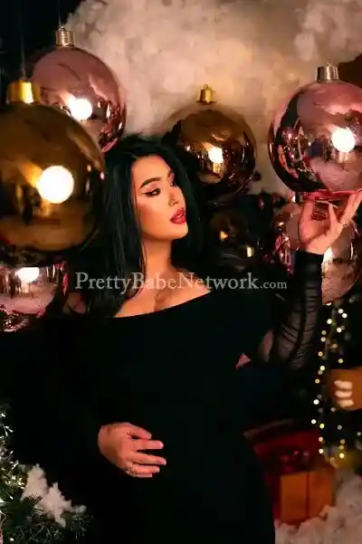 Air Hostess Escort Prisha Available 24*7 for One-Night Stand in Holiday Inn Hotel, Kolkata