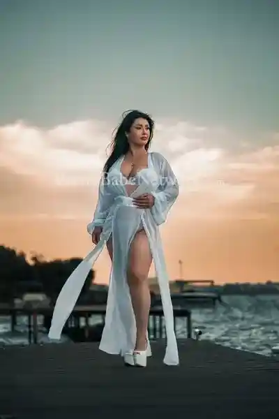 Air Hostess Escort Prisha Available 24*7 for One-Night Stand in Holiday Inn Hotel, Kolkata