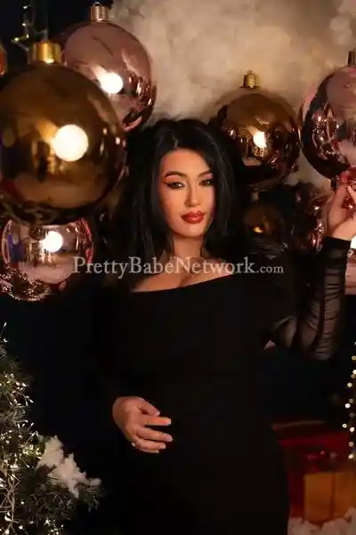 Air Hostess Escort Prisha Available 24*7 for One-Night Stand in Holiday Inn Hotel, Kolkata