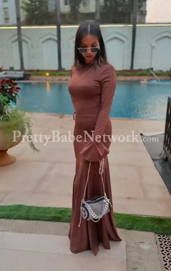 I'm Arushi, College Escort near Madhyamgram, Kolkata! Best Girlfriend Experience