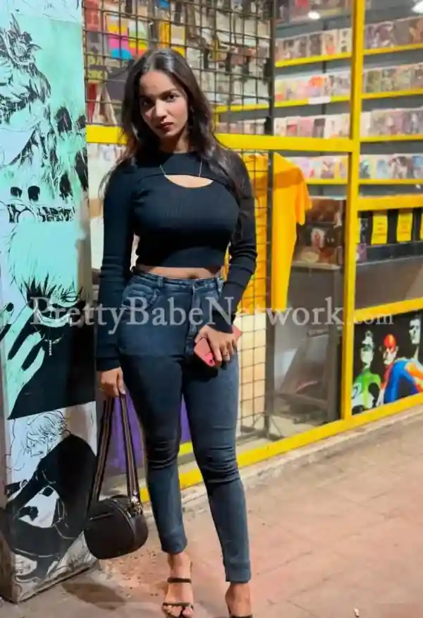 I'm Arushi, College Escort near Madhyamgram, Kolkata! Best Girlfriend Experience