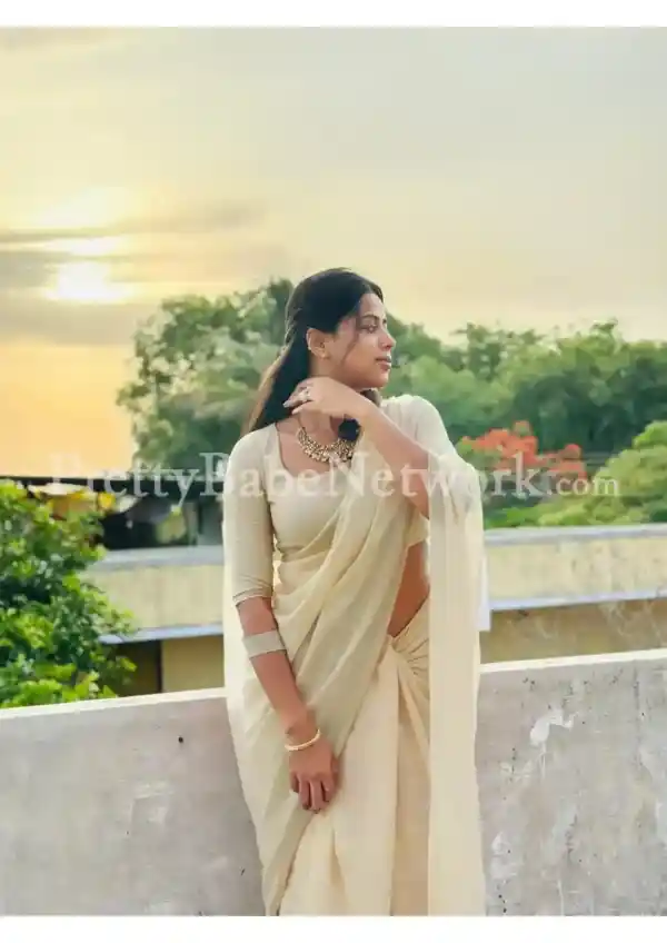 I am Niyati - Independent Dum Dum Escort! Call for Satisfying Climax