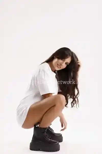 Hire Bollywood Actress Escort Urvashi for One-Night Stand in Kolkata