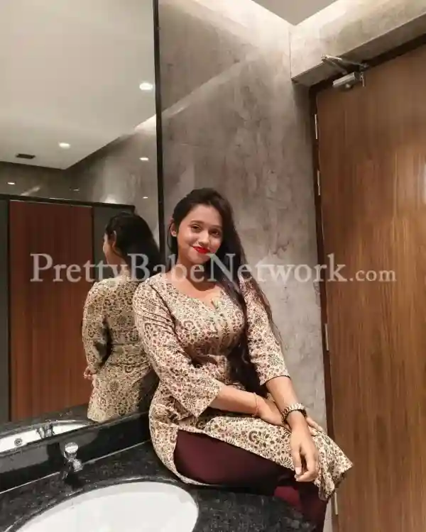 𝐎𝐍𝐋𝐘 💵 𝐂𝐀𝐒𝐇 HAND TO HAND SAME GIRL - Indian escort in Kolkata