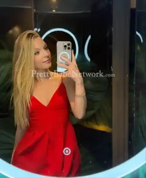 Book High-Class Escort Girl Natasha for Dinner Dates & Nightclubbing