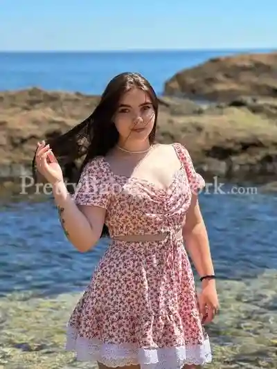 Looking for a Relaxing & Passionate Encounter? I'm Zoya Ready to Serve You