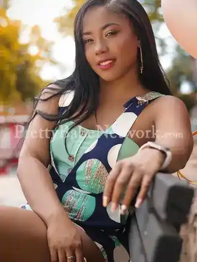 Hottest Black Escort Aliayah for Outcall Services in Park Street, Kolkata