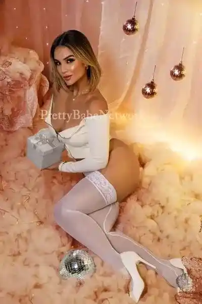 Hire European Escort Dixen for Girlfriend Experience or Couple Session