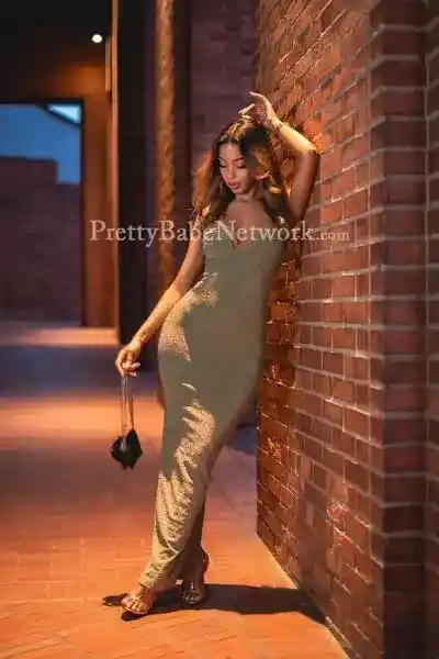 Foreign Escort Gloria is All Set to Indulge With You in Dinner Dates & Lovemaking