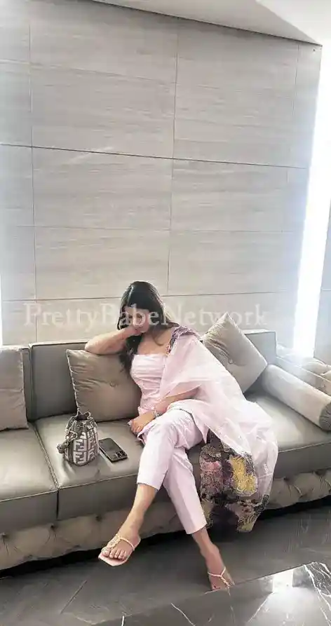 I Nishika, Indian Independent Escort living Near Sonagachi, Kolkata- Roleplay Sex 69