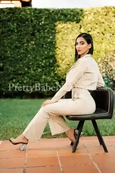 Punjabi Escort Ridhi in Lemon Tree Premier, Kolkata Available for Incall & Outcall