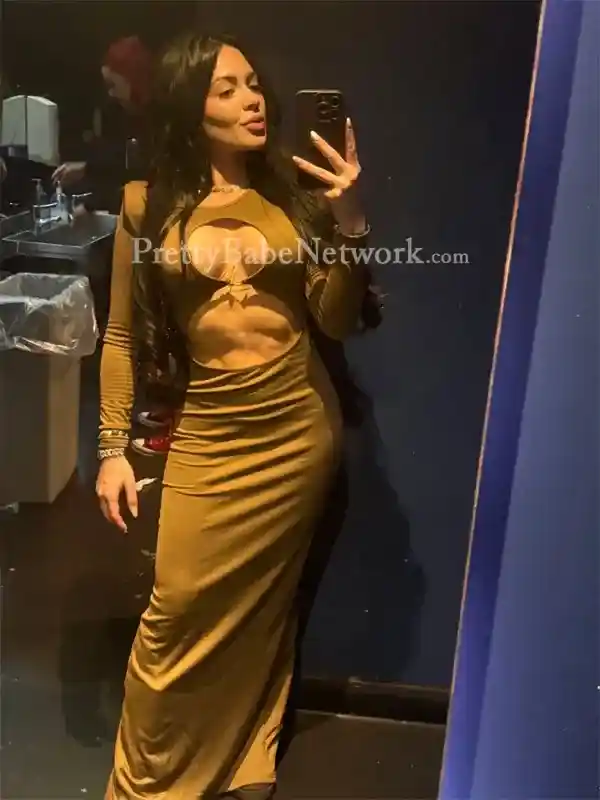 Enjoy Girlfriend Experience & Roleplay Sex With Curvy Escort Victoria