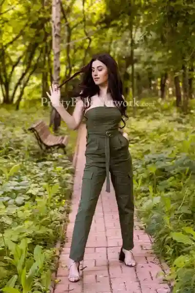 Independent Escort from Netherlands Zoey Can Offer You Excellent GFE