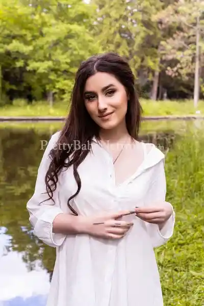 Independent Escort from Netherlands Zoey Can Offer You Excellent GFE