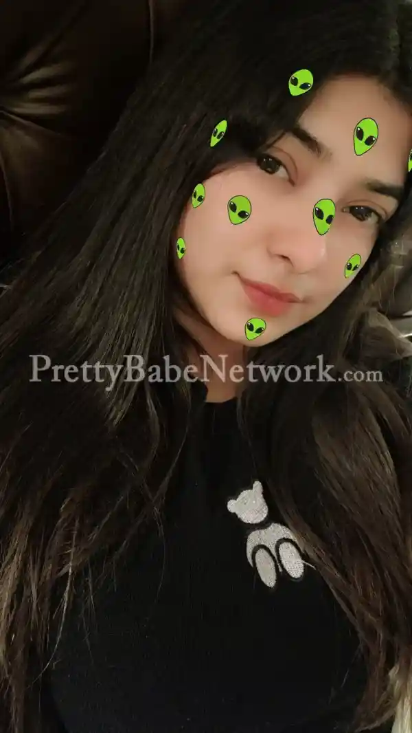 Brunette Indian Model Call Girl Samriddhi Situated in Howrah, Kolkata