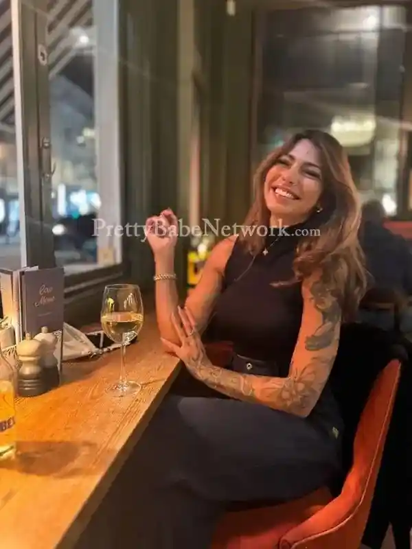 Meet Elite Female Escort Zara - A Perfect Blend of Seductive and Sensual