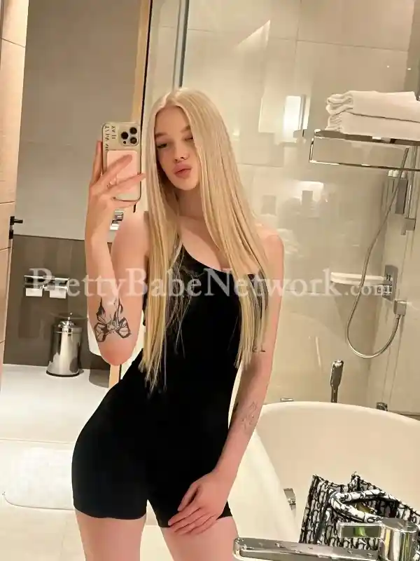 Advance Booking! I'm Deniska, Russian Escort in Kolkata for No-Rush Hookup Services