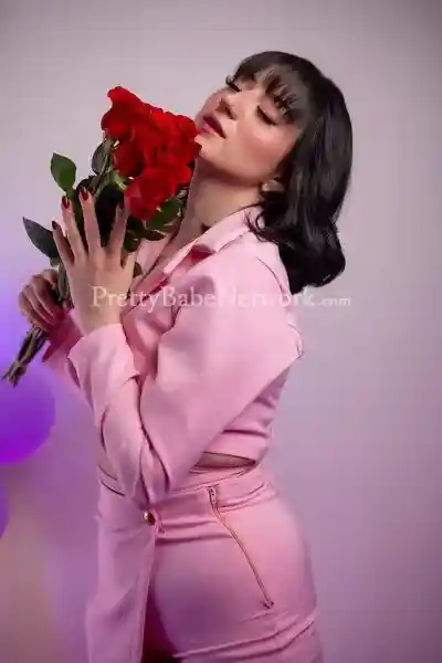 Meet Curvy & Voluptuous Kolkata Milf Escort Damini for a Hookup Night