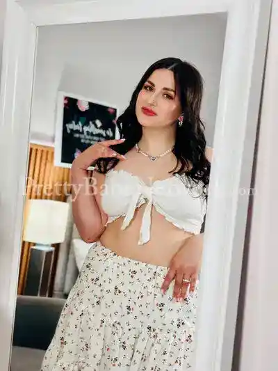 Allow Housewife Escort Parul to Seduce You All Night & Offer Sex Services