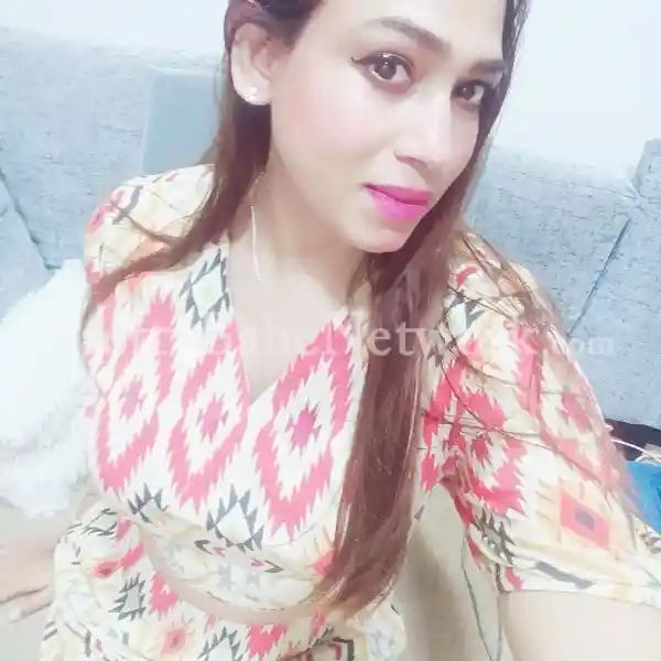 Sampurna Here! Housewife Escort in Digha Beach, Kolkata for Stepmom Fantasies