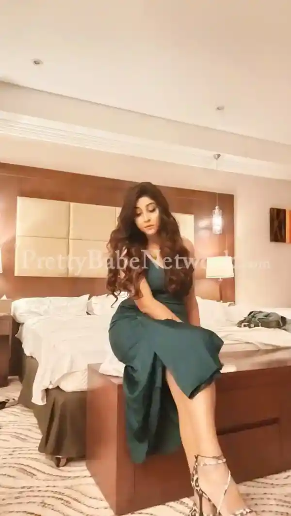 Sameera VIP Escort near Burrabazar, Kolkata for Intimate Hookup Sessions